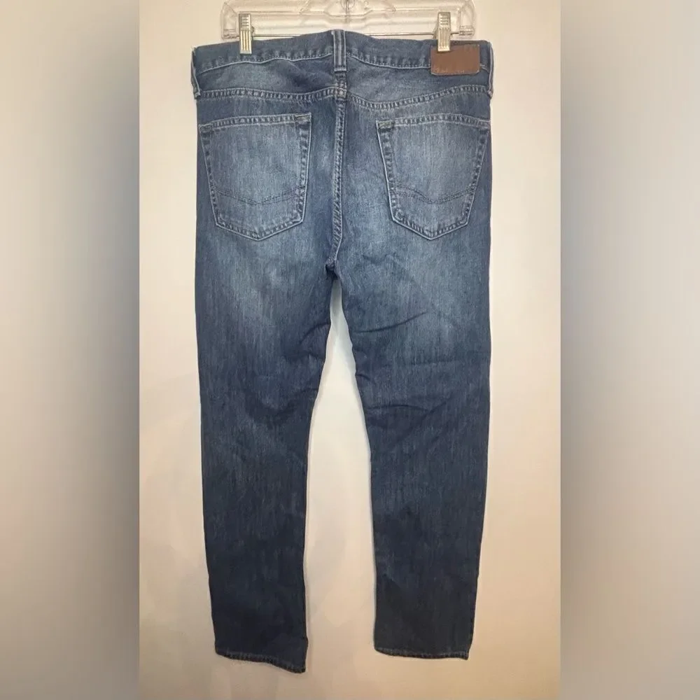 Bullhead EUC gravels straight leg jeans Size 32 X 33